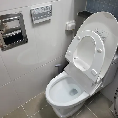 Gangnam Central House, Just 1 Min From Sinnonhyeon Stn